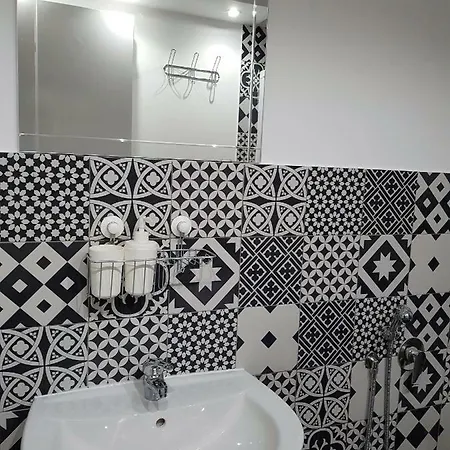 Holiday B&B 1984 게스트하우스 바리